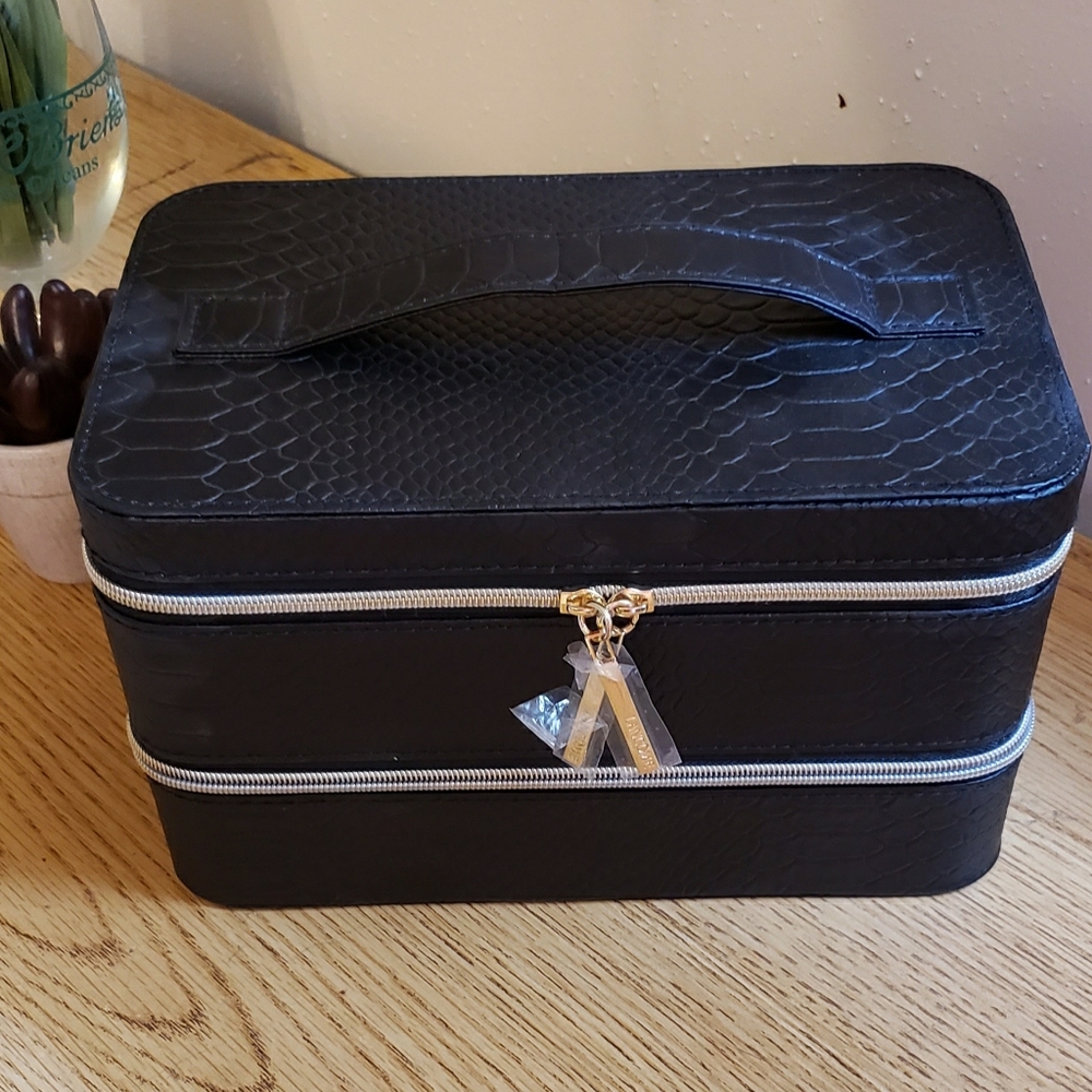 Traveling Make up Holder
